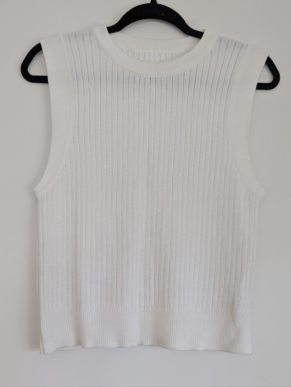 Commense White Ribbed Knit Tank Top
